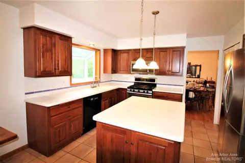 3055 Bluett Rd, Ann Arbor, MI 48105 photo 11