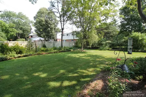 3055 Bluett Rd, Ann Arbor, MI 48105 photo 2