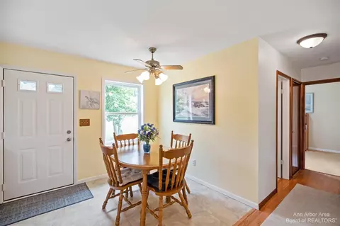 18280 Berkshire Dr, Gregory, MI 48137 photo 4