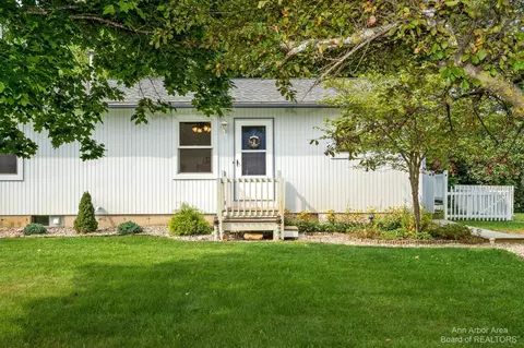 18280 Berkshire Dr, Gregory, MI 48137 photo 29