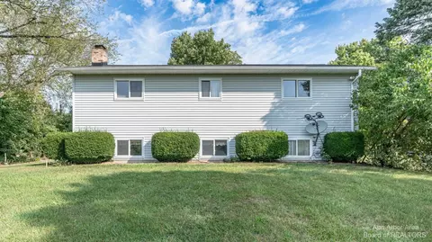 1236 Bishop Rd, Saline, MI 48176 photo 5