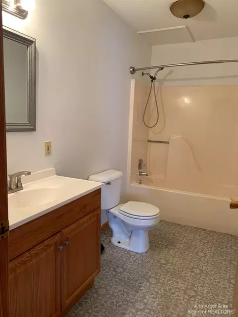 812 Waskin Dr, Tecumseh, MI 49286 photo 8