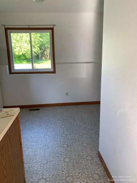 812 Waskin Dr, Tecumseh, MI 49286 photo 7
