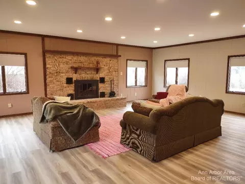 1063 Cranbrook Rd, Jackson, MI 49201 photo 2