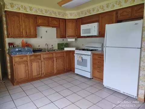 1063 Cranbrook Rd, Jackson, MI 49201 photo 8