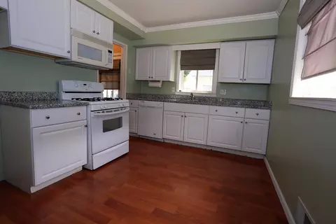20325 Haskell St, Taylor, MI 48180 photo 5