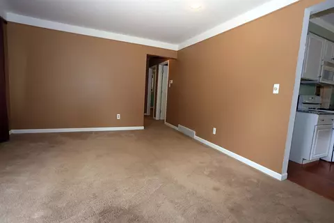 20325 Haskell St, Taylor, MI 48180 photo 4