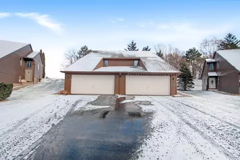 607 Echo Ct, Saline, MI 48176 photo 3
