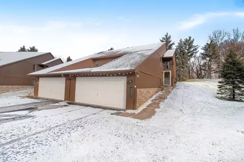 607 Echo Ct, Saline, MI 48176 photo 1