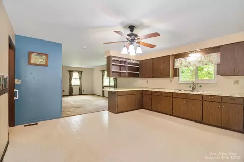 10640 Judd Rd, Willis, MI 48191 photo 9