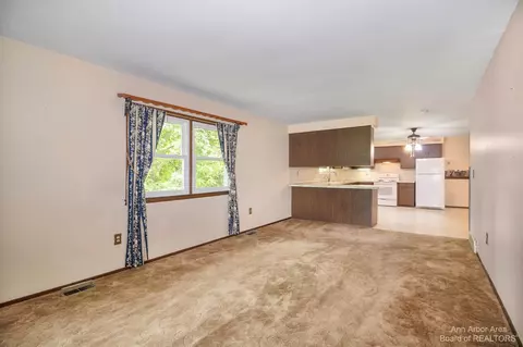 10640 Judd Rd, Willis, MI 48191 photo 10