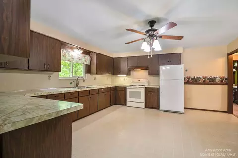 10640 Judd Rd, Willis, MI 48191 photo 6