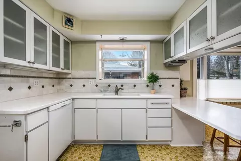 1900 Covington Dr, Ann Arbor, MI 48103 photo 23