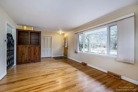 1900 Covington Dr, Ann Arbor, MI 48103 photo 14