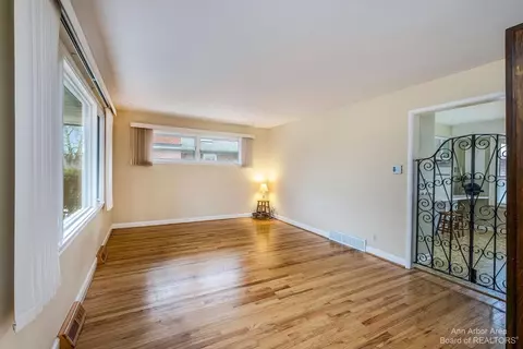 1900 Covington Dr, Ann Arbor, MI 48103 photo 13
