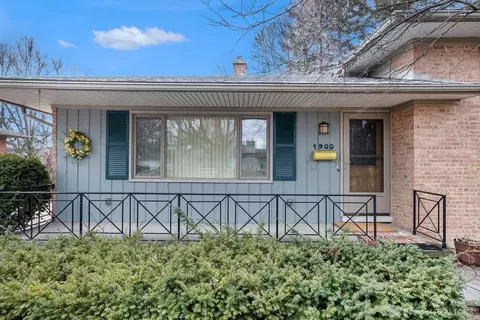 1900 Covington Dr, Ann Arbor, MI 48103 photo 4