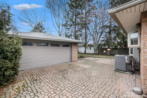 1900 Covington Dr, Ann Arbor, MI 48103 photo 7