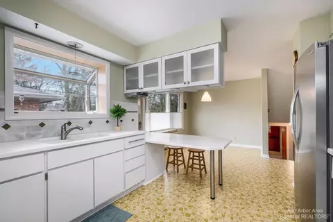 1900 Covington Dr, Ann Arbor, MI 48103 photo 24