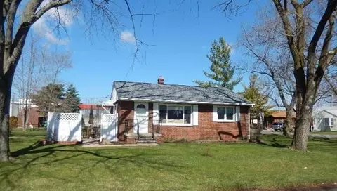 2689 Lamphere St, Monroe, MI 48162 photo 1