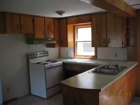 1002 Tamara Dr, Gregory, MI 48137 photo 3
