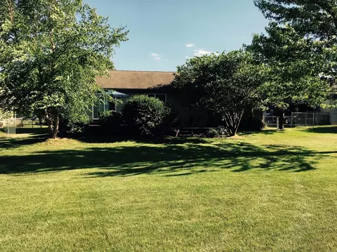 901 Huron St, Tecumseh, MI 49286 photo 2
