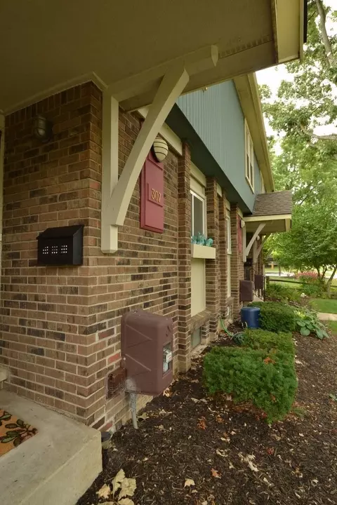 307 Clark St, Saline, MI 48176 photo 4