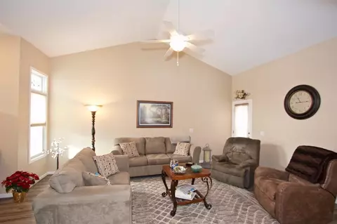667 Ridge Ln, Tecumseh, MI 49286 photo 6
