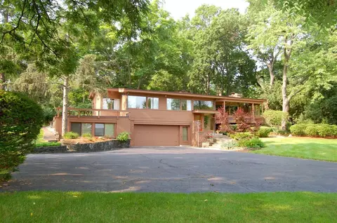 2996 Devonshire Rd, Ann Arbor, MI 48104 photo 1
