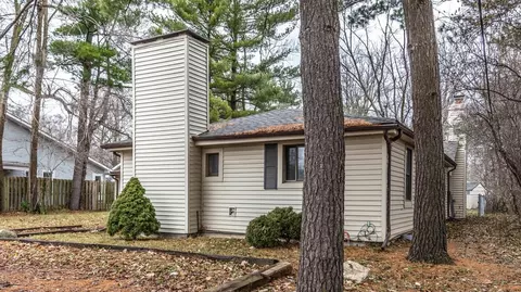 3345 Packard, Ann Arbor, MI 48108 photo 2