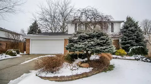 653 Willis Rd, Saline, MI 48176 photo 2