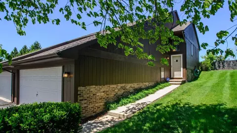 559 Echo Ct, Saline, MI 48176 photo 1