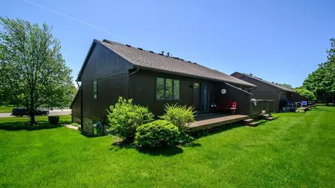 559 Echo Ct, Saline, MI 48176 photo 18