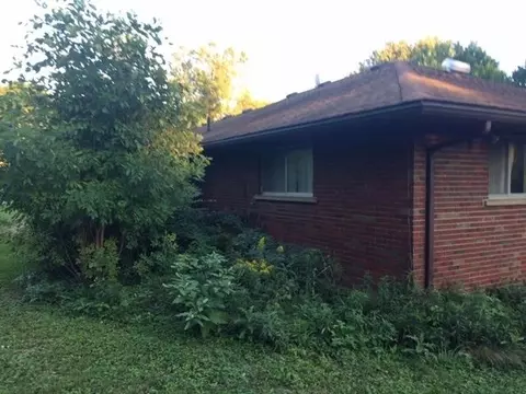 3519 E Pineview Dr, Dexter, MI 48130 photo 2
