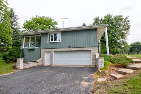 39 Ridgemont Dr, Adrian, MI 49221 photo 3