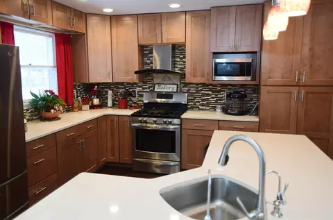 908 Edgewood St, Jackson, MI 49202 photo 9