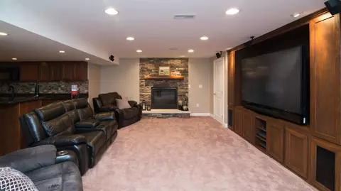 48837 Castleford Dr, Canton, MI 48187 photo 43