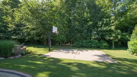 48837 Castleford Dr, Canton, MI 48187 photo 64