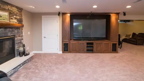 48837 Castleford Dr, Canton, MI 48187 photo 44