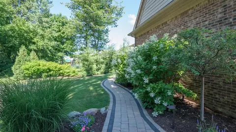48837 Castleford Dr, Canton, MI 48187 photo 65
