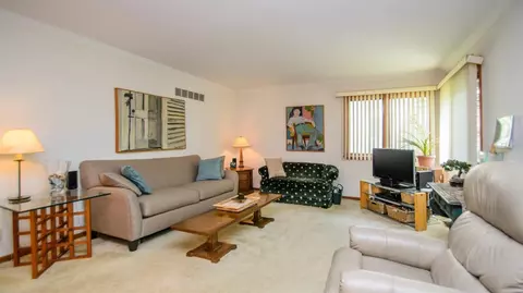 576 Glendale Cir, Ann Arbor, MI 48103 photo 8