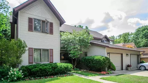 576 Glendale Cir, Ann Arbor, MI 48103 photo 2