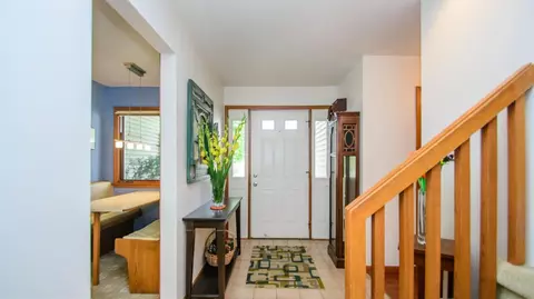 576 Glendale Cir, Ann Arbor, MI 48103 photo 5