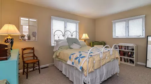 576 Glendale Cir, Ann Arbor, MI 48103 photo 55