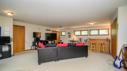 576 Glendale Cir, Ann Arbor, MI 48103 photo 26