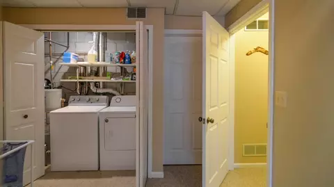 576 Glendale Cir, Ann Arbor, MI 48103 photo 63