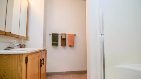 576 Glendale Cir, Ann Arbor, MI 48103 photo 34