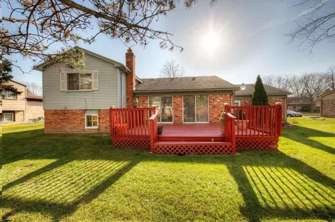 37720 Hillcrest Dr, Wayne, MI 48184 photo 4