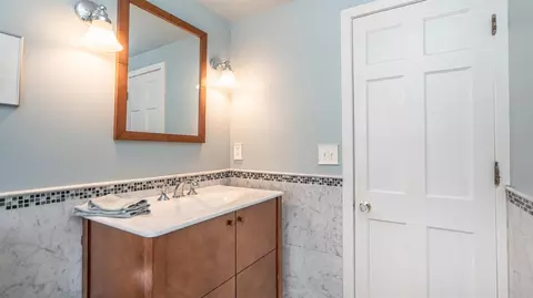 2110 Devonshire Rd, Ann Arbor, MI 48104 photo 16