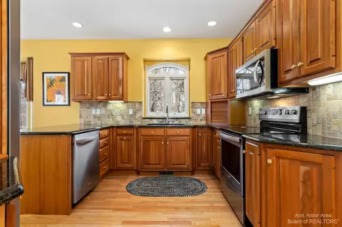 3164 Windmill Dr, Adrian, MI 49221 photo 7