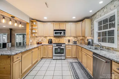 10100 Mount Hope Rd, Munith, MI 49259 photo 9